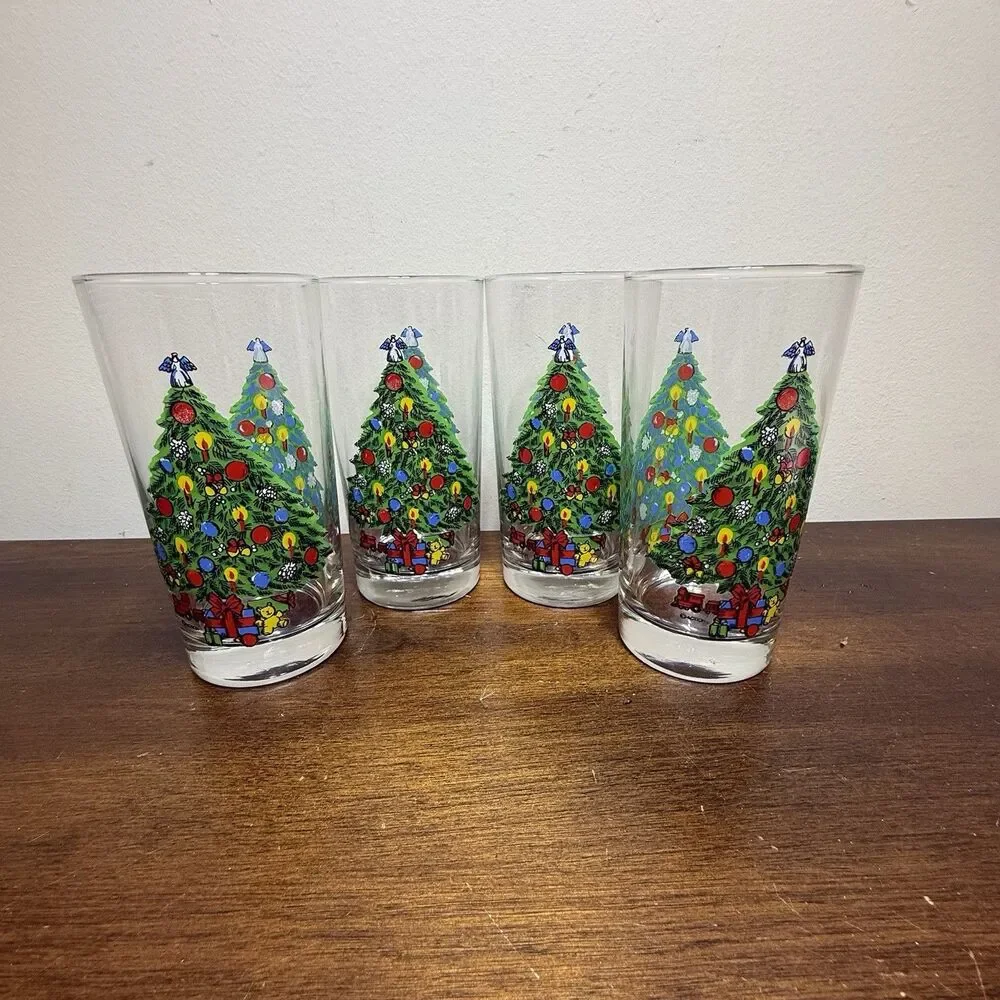 Vintage 1991 Christmas Treasure Set of 4 Drinking Glass Tumblers By Action Ind.